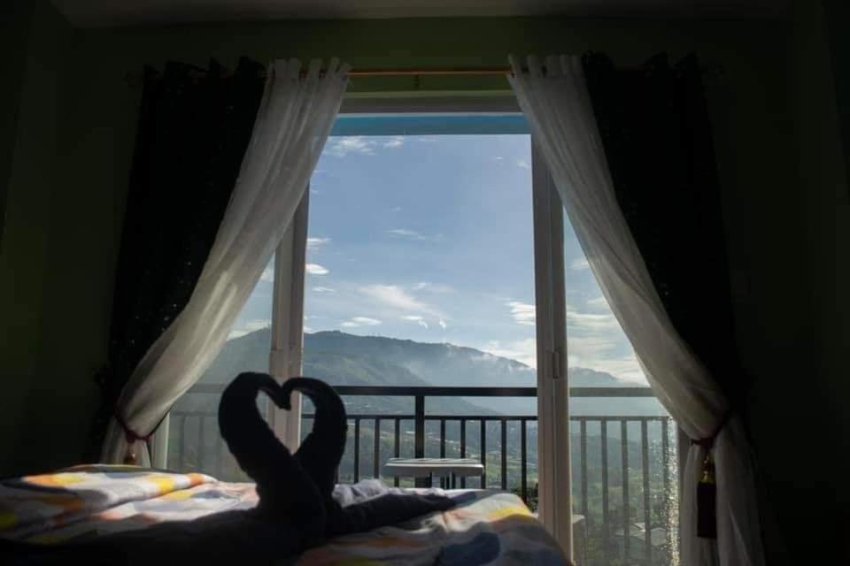 Mountain And Sunsetview Baguio Residences Baguio City Oda fotoğraf