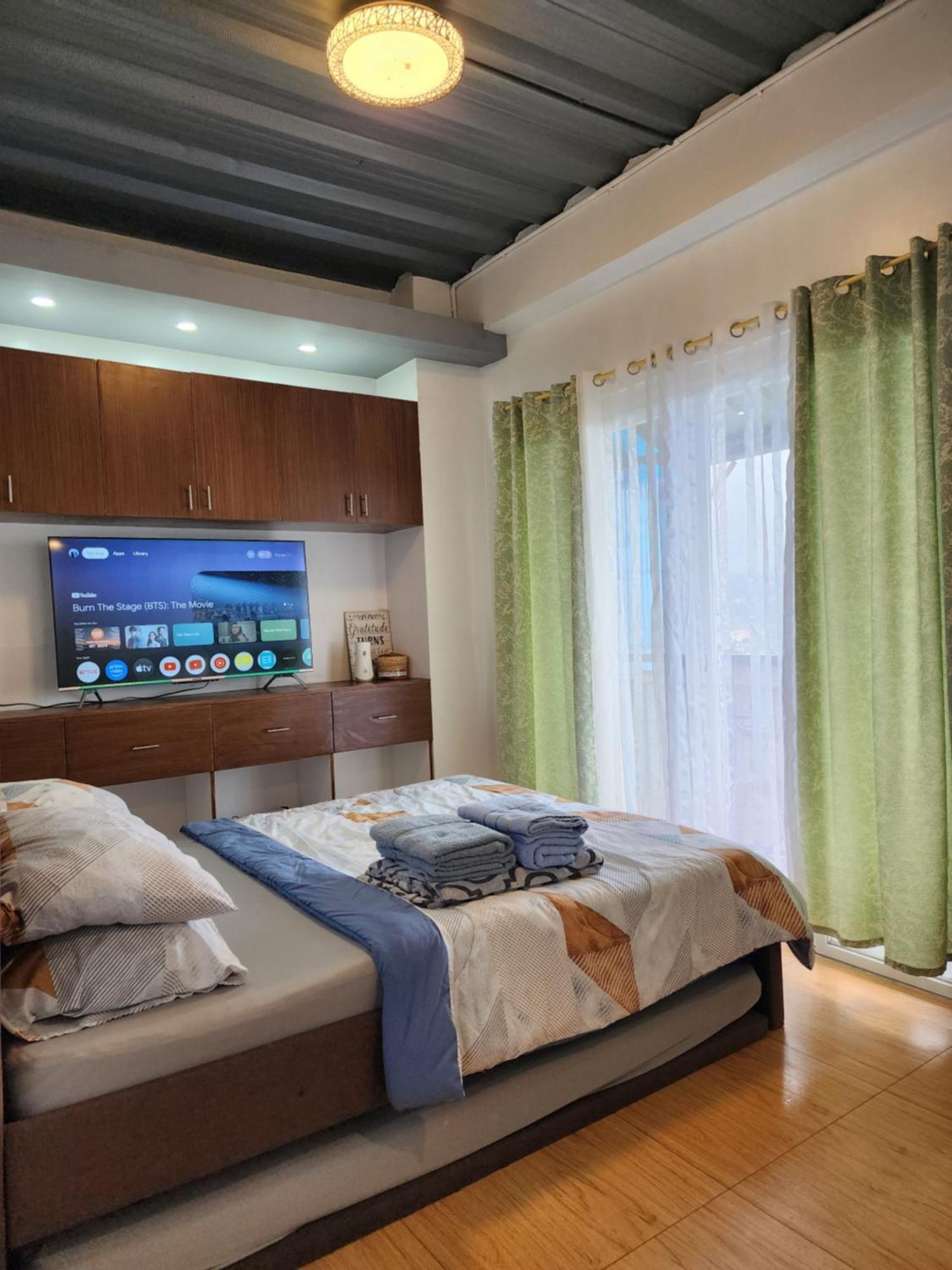 Mountain And Sunsetview Baguio Residences Baguio City Oda fotoğraf